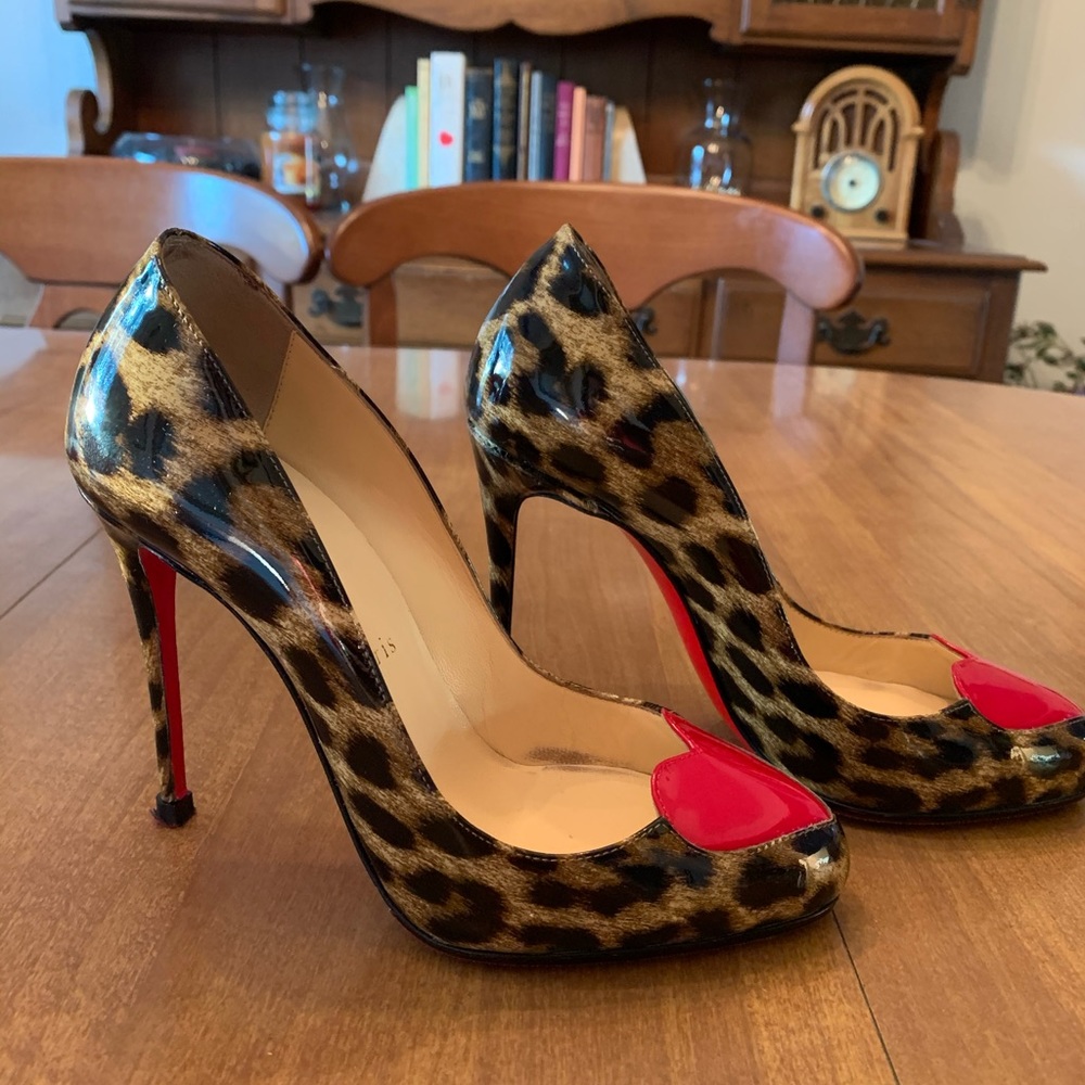 Authentic DoraCora Louboutin size 36